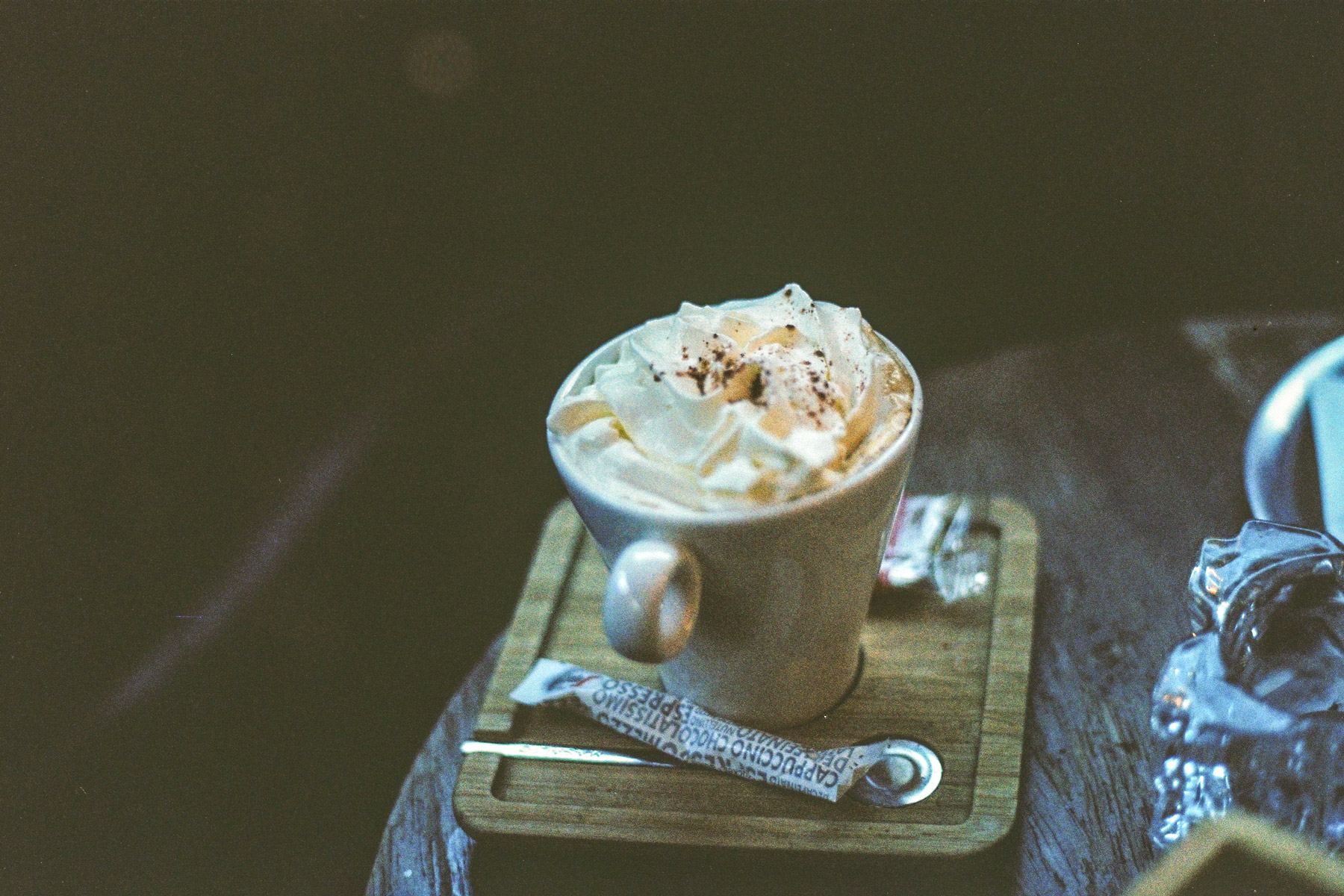 Warme chocolademelk met slagroom